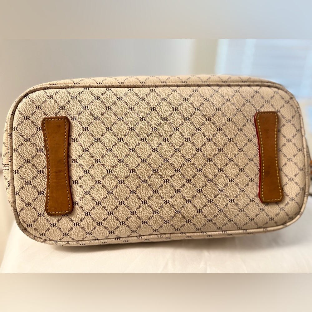 Rioni Tan and Brown Monogram Large Tote - Picture 7 of 9